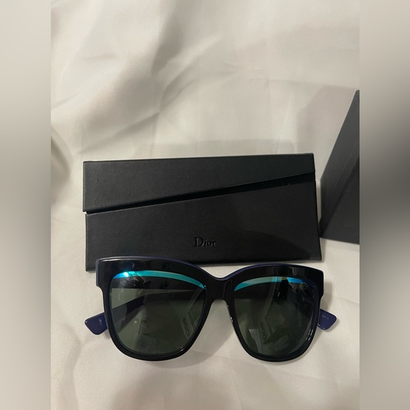 Christian Dior Sunglass - Picture 3 of 6